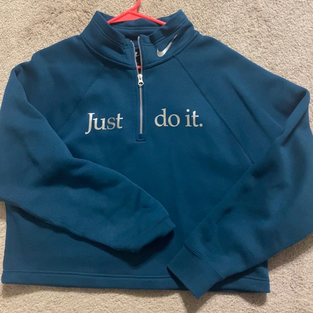 Nike crop sweatshirt